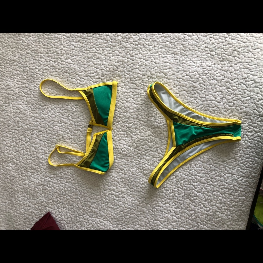 Bikini 👙 💛💚💛💚